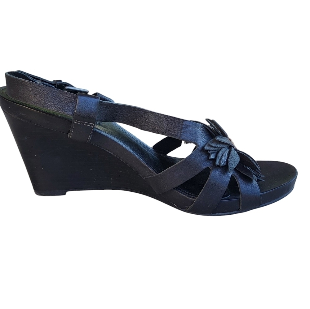 ECCO Black Leather Wedge Heels With Floral Design Buckle Strap Size 39 US 8.5-9 - Picture 3 of 10